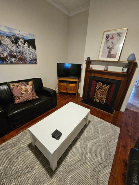 Arden On McLachlan - Accommodation Guide 1