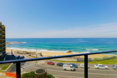 Arena Newcastle Beach - Accommodation Guide 2
