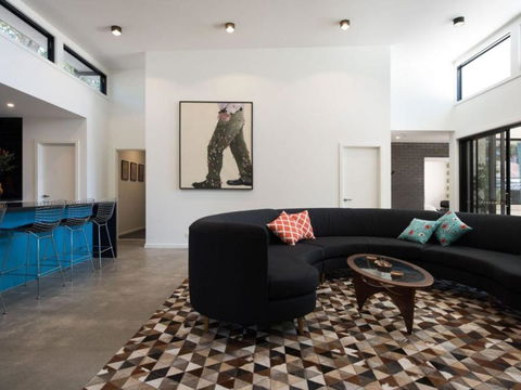 Arenas South - Accommodation Guide 1