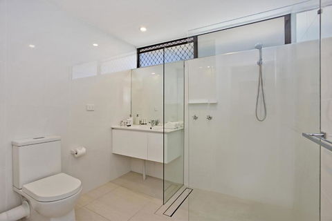 Aries Holiday Apartments - Accommodation Guide 4