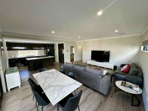 Arlia - Busselton - Accommodation Guide 0