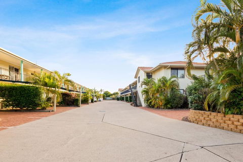 Arlia Sands Apartments - Accommodation Guide 2