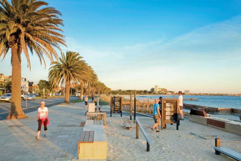 Art Deco Boutique Bespoke Brilliance & Beach&Park - Accommodation Guide 2