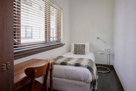 Art Deco Boutique Bespoke Brilliance & Beach&Park - Accommodation Guide 3