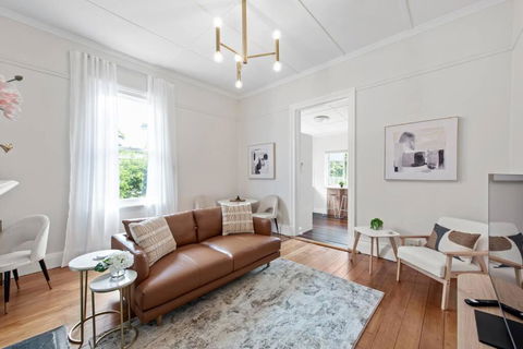 Art Deco W Modern Twist 1Bed 1Bath 1Car New Farm - Accommodation Guide 0