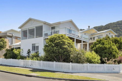 Art House - Accommodation Guide 0