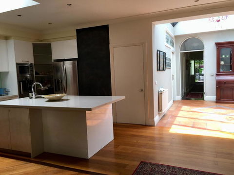 Art House On The Park - Accommodation Guide 3