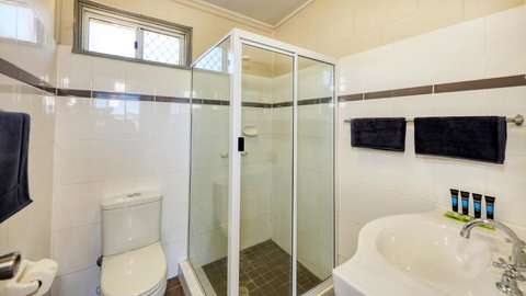 Artesian Motor Inn Under New Management RAMS Motel - Accommodation Asia 4