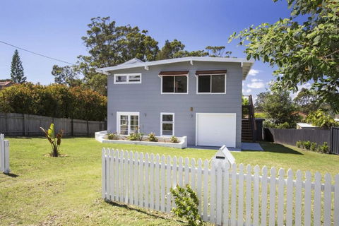 Arthurs Mollymook - Accommodation Guide 0