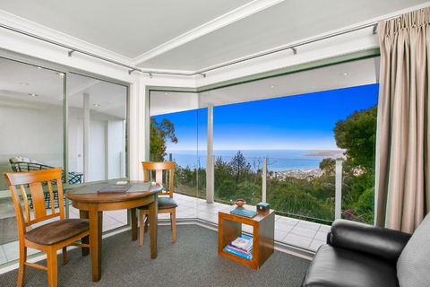 Arthurs Views - Accommodation Guide 2