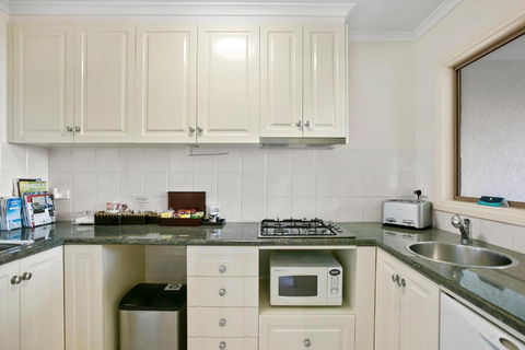 Arthurs Views - Accommodation Guide 3