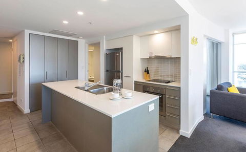 Artique Surfers Paradise - Official - Accommodation Guide 2