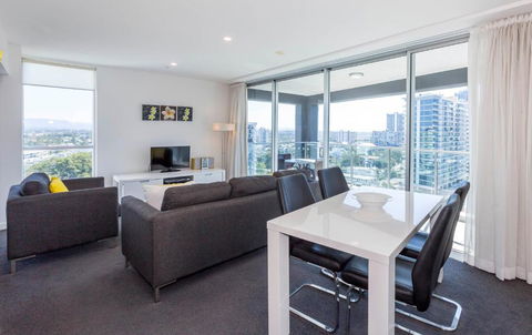 Artique Surfers Paradise - Official - Accommodation Guide 3