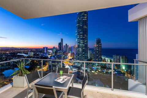 Artique Surfers Paradise - Official - Accommodation Guide 4