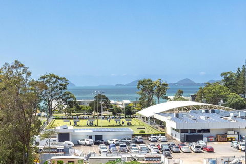Ash Haven, 19 Ash St - Views, Pool, Air Con, Boat Parking, Wi-Fi - Accommodation Guide 0