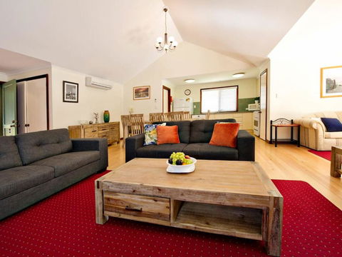 Ashleigh - In Town - Margaret River - Accommodation Guide 3