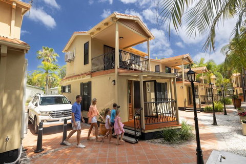 Ashmore Palms Holiday Village - Accommodation Asia 4