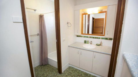Ashwood Unit 7 - Accommodation Guide 2