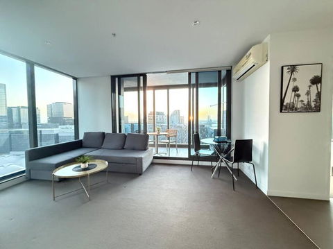 Astonishing 2B2B UpperWestSide Residence Opposite Southern Cross Station - Accommodation Guide 1