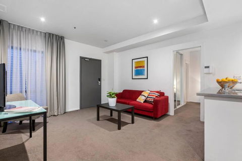 Astral Apartments. Spacious 2 Bed, 2 Bath Apartment In A Great Location. - Accommodation Guide 0