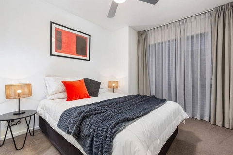 Astral Apartments. Spacious 2 Bed, 2 Bath Apartment In A Great Location. - Accommodation Guide 3