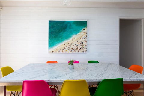 At Agnes Ave: Coastal Views - Accommodation Guide 2