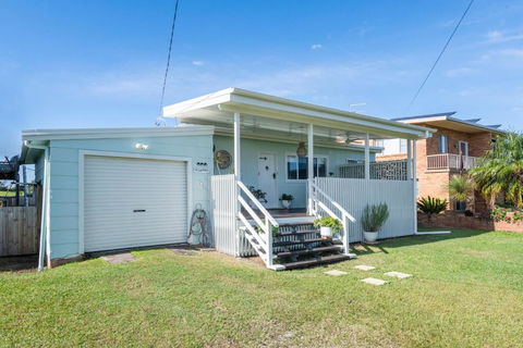 At The Beach Brooms Head-LJHooker Yamba - Accommodation Guide 0