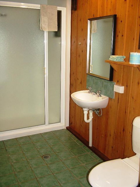 Atherton Blue Gum - Accommodation Guide 4