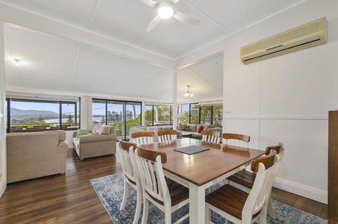 Aurelia, 14 Stewart Street - Accommodation Guide 2