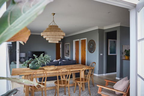 Aurora - Beachside Beauty - Accommodation Guide 0