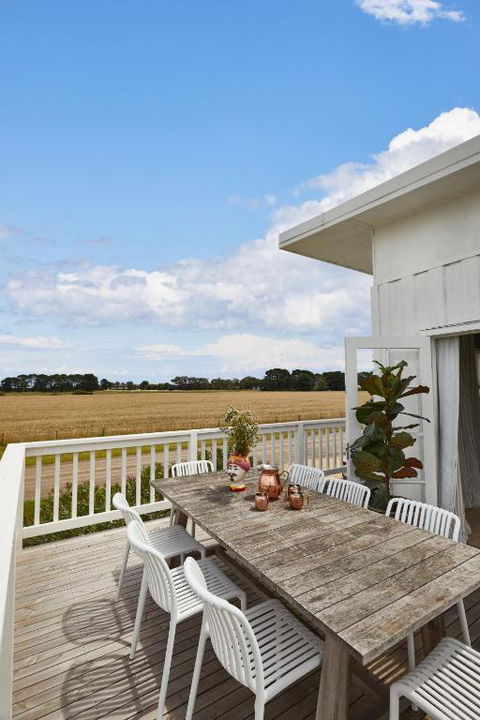 Aurora - Beachside Beauty - Accommodation Guide 4