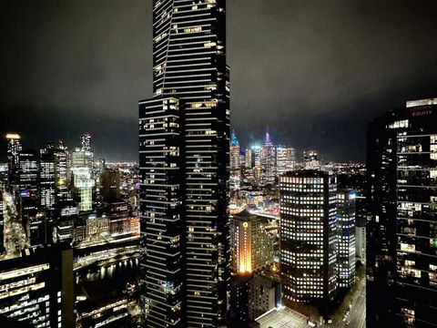 Aus108 - 1B1B With Breathtaking City Views - Accommodation Guide 2