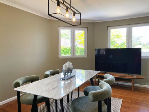 Aussie Escape Poolside Comfort And Relaxation - Accommodation China 1