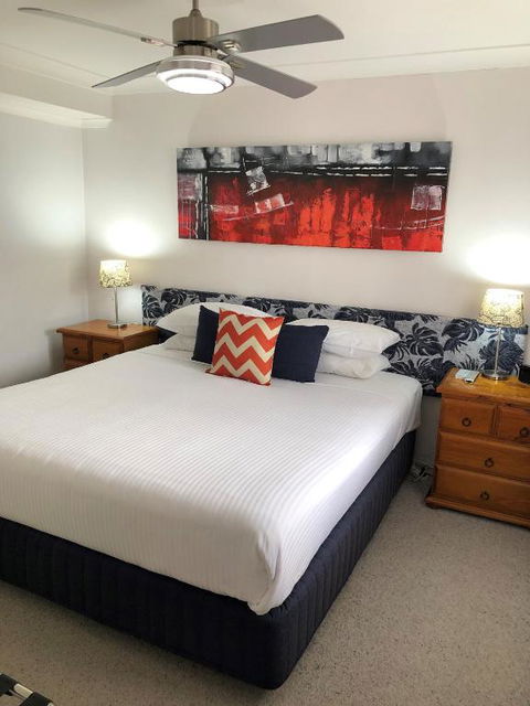Avaleen Lodge Motor Inn - Accommodation Guide 1