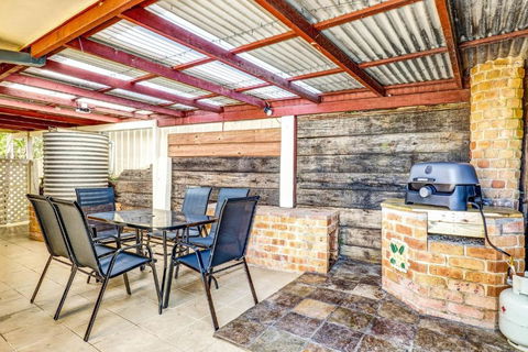 Avalon 2 - Accommodation Guide 2