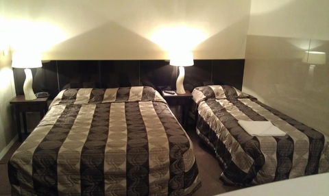 Avalon Motel - Accommodation Guide 4