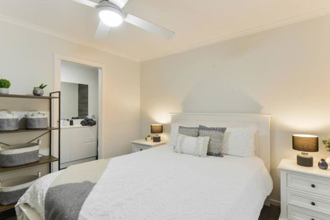 Avenue Family Retreat - Accommodation Guide 2