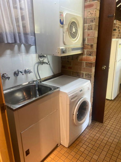 Avoca Beach Hotel - Accommodation Guide 1