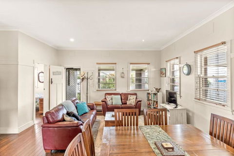 Avondale 7 Cashmore Street - Accommodation Guide 1