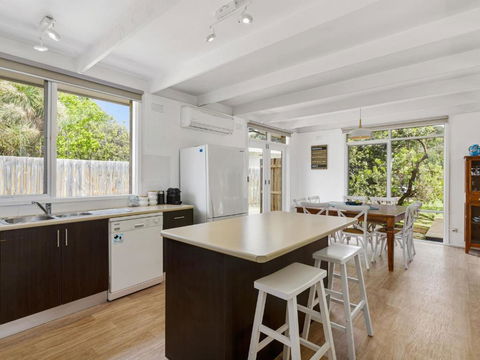 Avonlea Sorrento Holiday House - Accommodation Guide 2