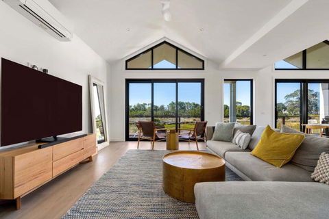 Awakening Broadbeach - Wifi, Linen - Accommodation Guide 3