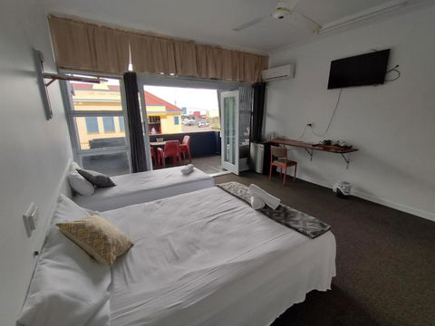 Ayr Hotel - Accommodation Guide 2