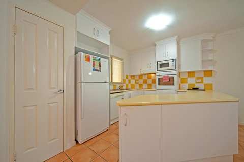 At Beach Court Holiday Villas - Accommodation Asia 4