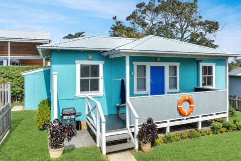 Aurora Quintessential Beachfront Couples Getaway - Accommodation Guide 1