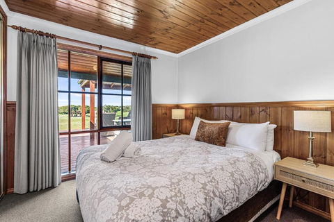 Apollo Bay Cottages- Hopetoun - Accommodation Guide 2