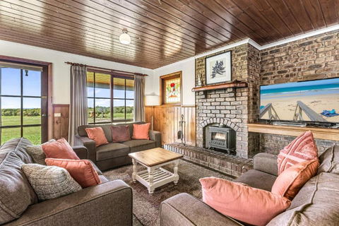 Apollo Bay Cottages- Hopetoun - Accommodation Guide 0