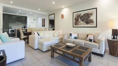 AZURE 125 Port Douglas - Accommodation Guide 4