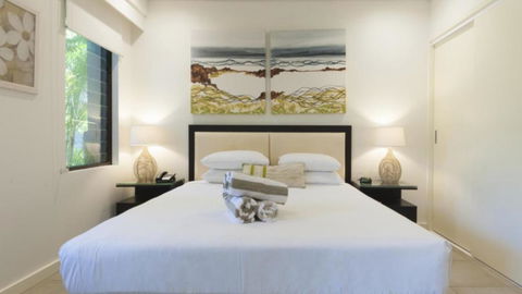 AZURE 125 Port Douglas - Accommodation Guide 2