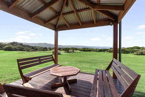 Apollo Bay Cottages- Sugarloaf - Accommodation Guide 3