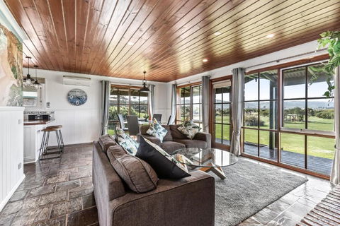 Apollo Bay Cottages- Sugarloaf - Accommodation Guide 0